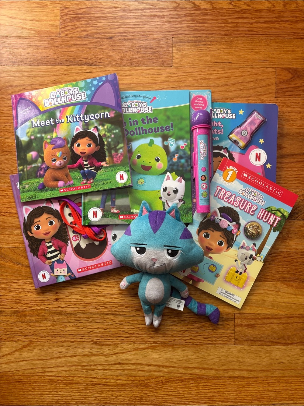 Lot of (5) Scholastic Gabby’s Dollhouse Books and Catrat Plush Stuffed Animal